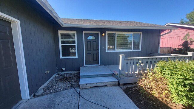 Foto del edificio - 3 Bed 2 Bath - Single Level - Fenced - 2 C...