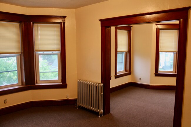 Building Photo - 31 Beacon Ave
