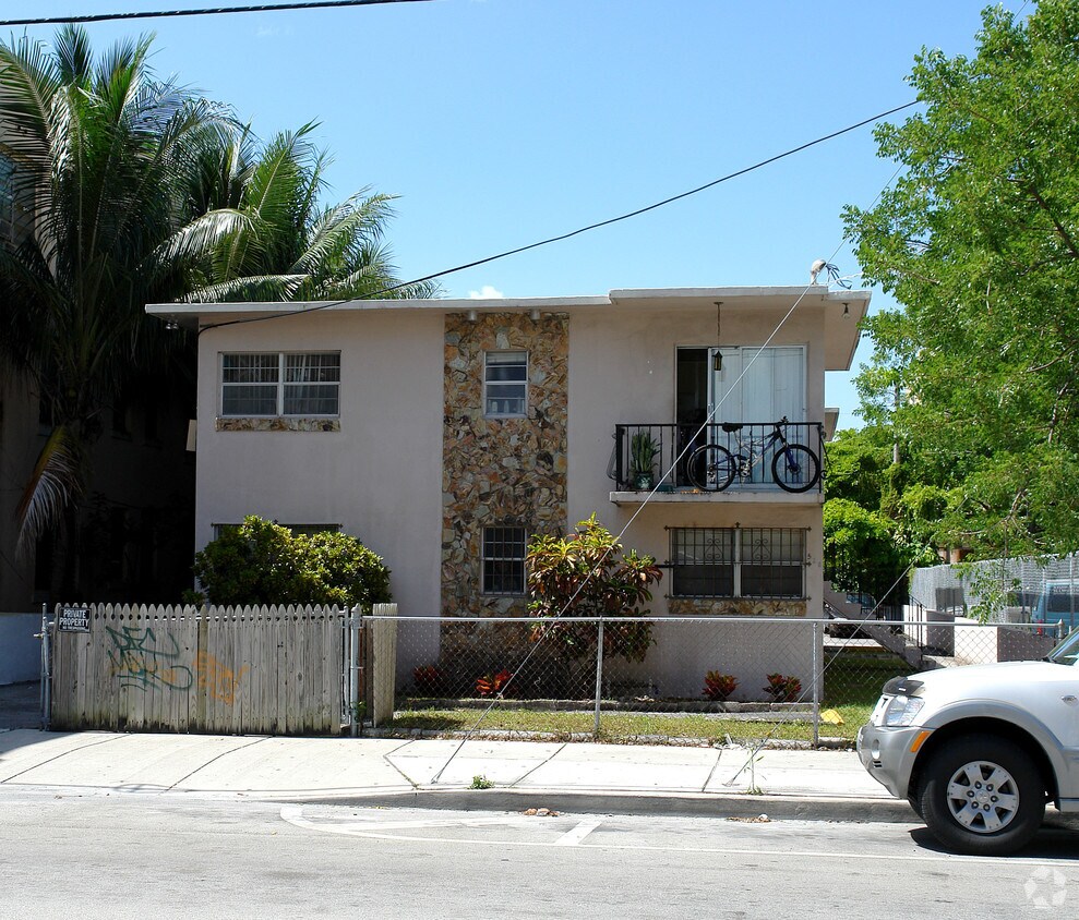 Foto principal - 528 SW 1st St
