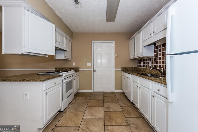 Foto del edificio - 11219 Knotty Pine Pl