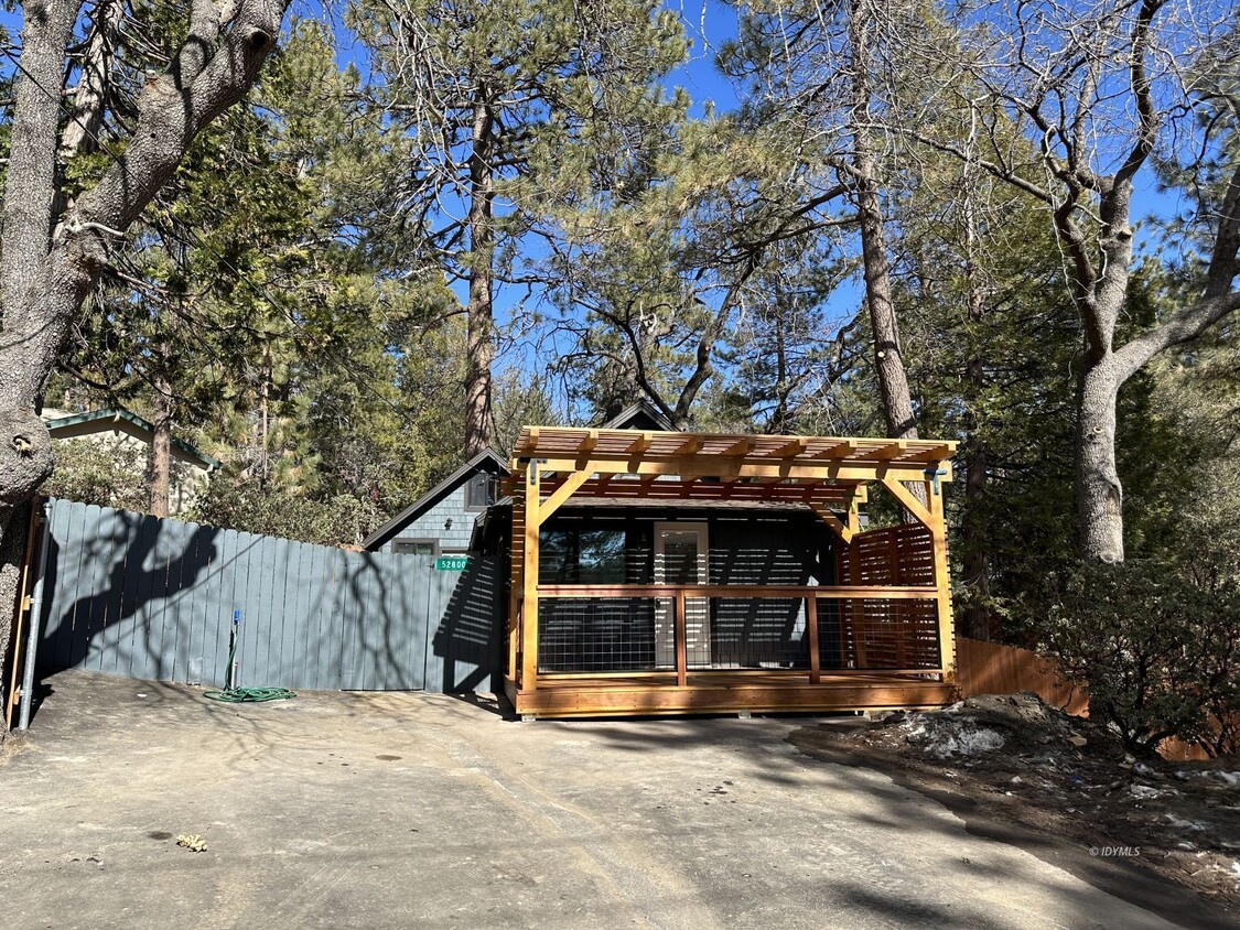 Primary Photo - Updated 2 bedroom Home on Sugar Pine