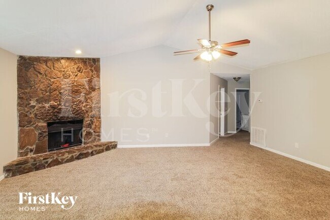 Building Photo - 1028 Chapman Circle