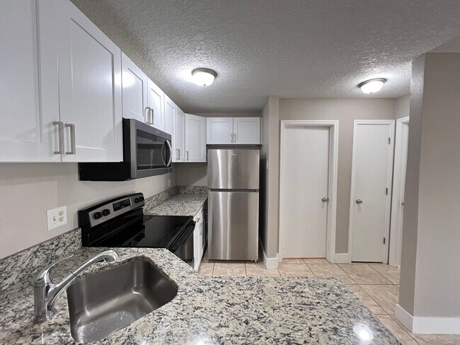 Foto del edificio - Great 1/1 condo in gated community!
