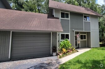Building Photo - 4117 NW 44th Ct