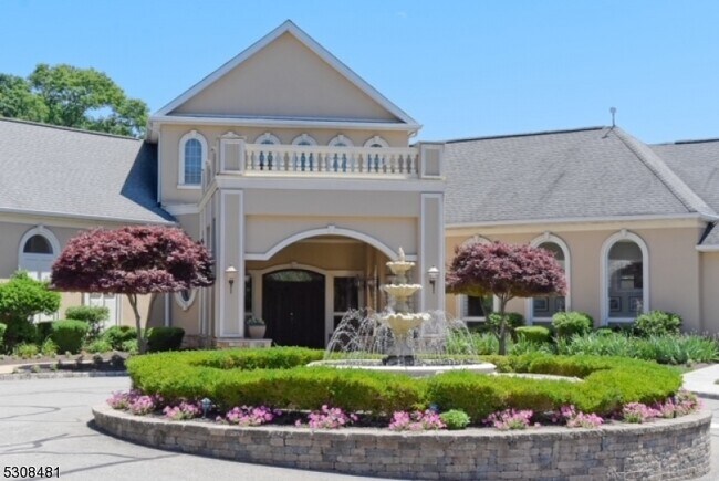 Building Photo - 607 Cleveland Ln