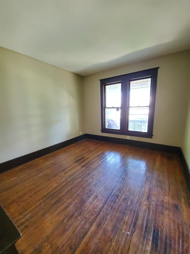 Building Photo - 545 Flint Street