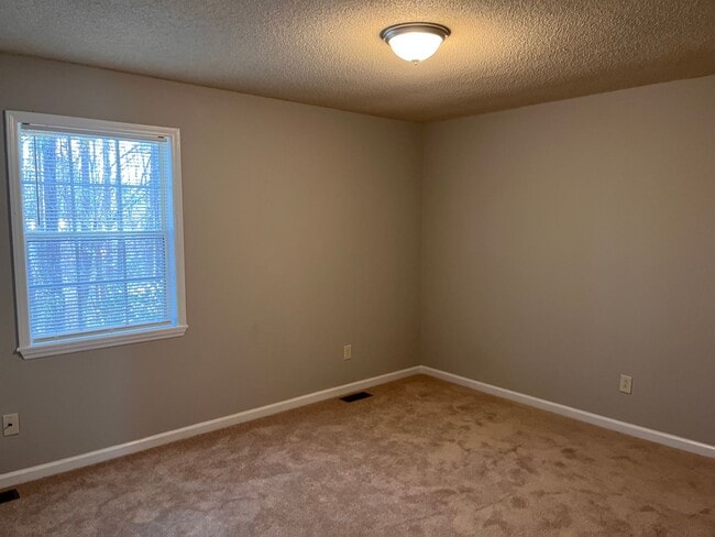 Building Photo - Lovely 3bedroom / 2bath Townhouse near NCSU!