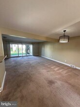 Building Photo - 1604 Raintree Ln