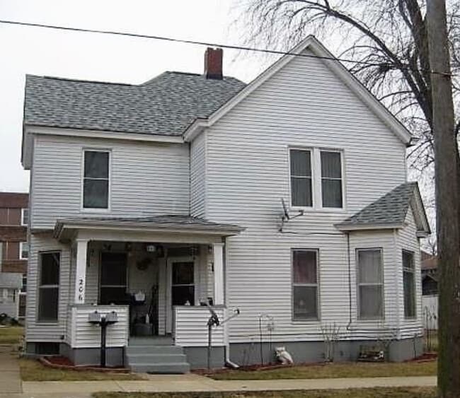 Building Photo - 206 S Monroe St