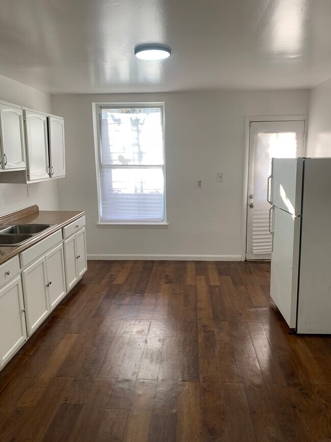 Foto del edificio - 2729 Harlem Ave