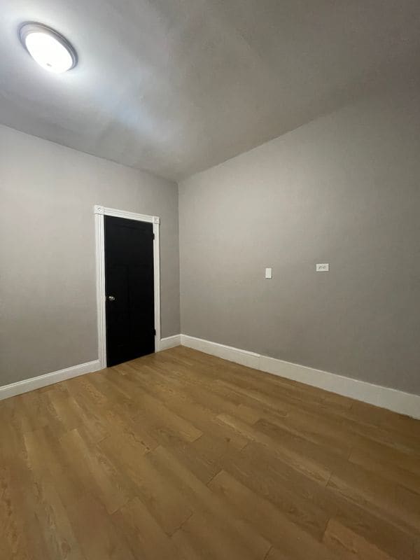 Building Photo - 1335 N 10th St