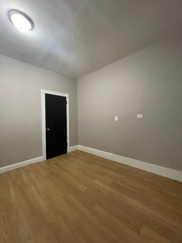 Foto del edificio - 1335 N 10th St