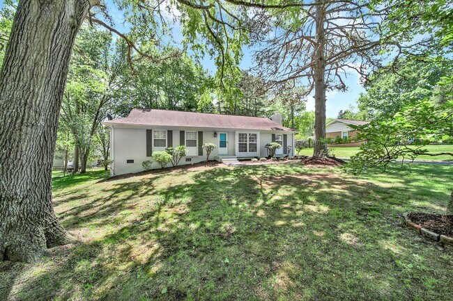 Foto del edificio - Wonderful Home Near Downtown Matthews!