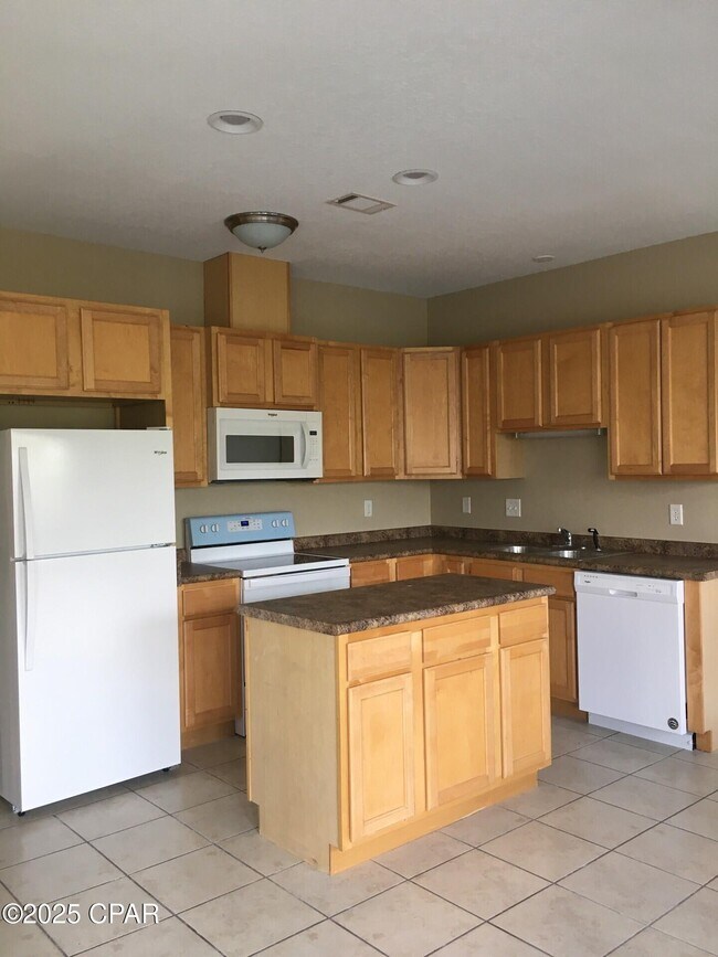 Foto del edificio - 405 Judy Pl