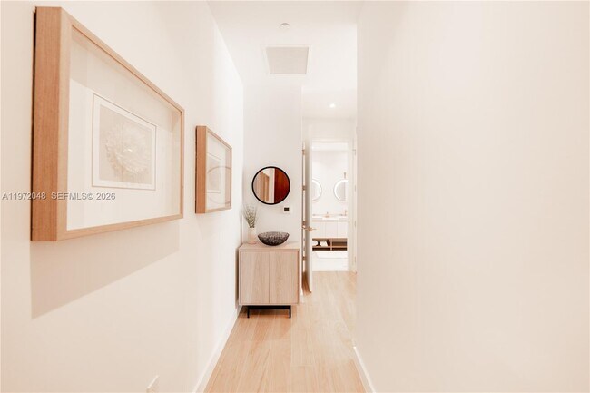 Foto del edificio - 2655 S Bayshore Dr