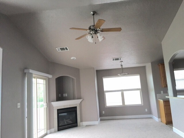 Foto del edificio - Beautiful 1-Bedroom with Balcony & Garage