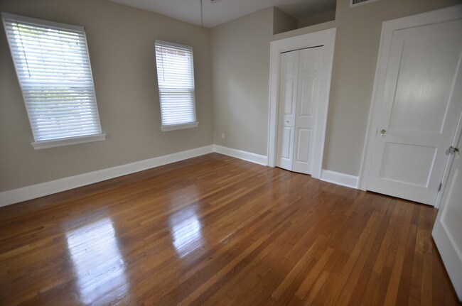 Building Photo - 2317 W Texas Ave