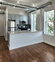 Building Photo - 1444 W Erie St