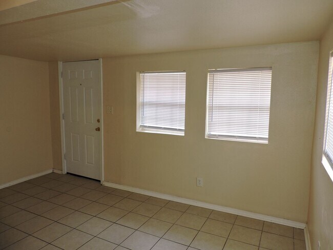 Foto del edificio - Convenient to downtown Pensacola!