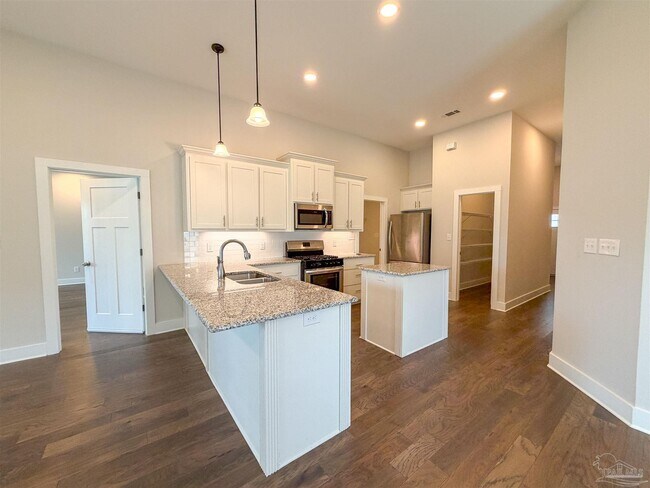 Foto del edificio - 5841 Winifred Ave