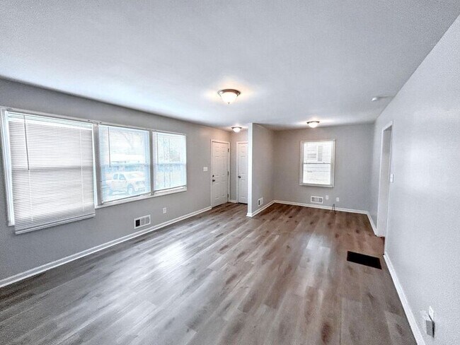 Building Photo - 717 Jackson Cir