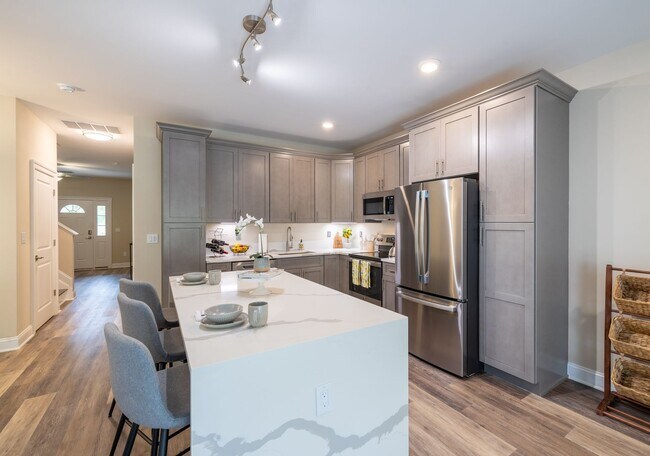 Interior Photo - Luxury 3 Bed / 2.5 Bath Townhouse for Rent