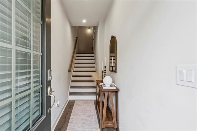 Foto del edificio - 1368 Live Oak Ln