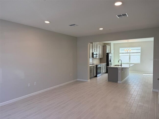 Building Photo - 619 Pothos St