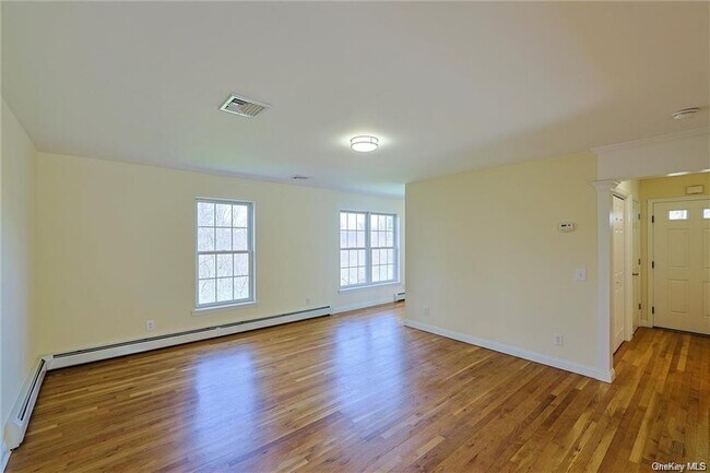 Building Photo - 8 Bel Air Dr