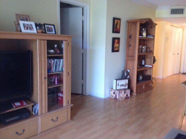 Foto del edificio - 9220 SW 3rd St