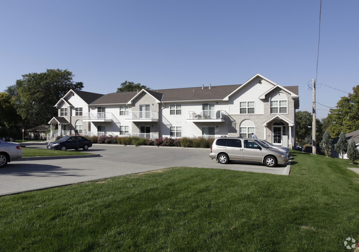 Primary Photo - Sophies Place Apartments