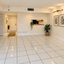 Building Photo - 8760 SW 133rd Ave