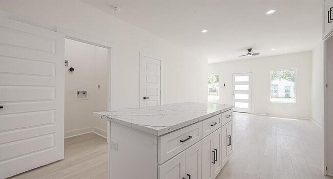 Foto del edificio - 4139 Mallow St