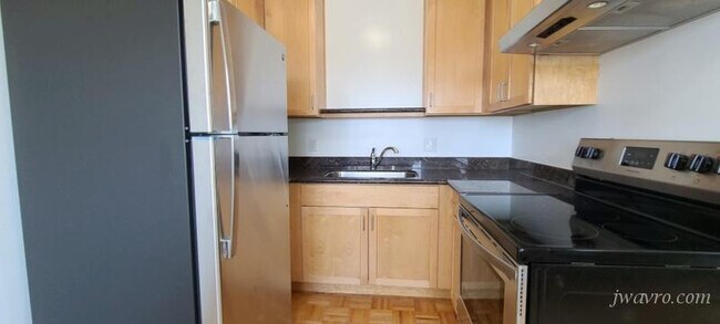 Foto del edificio - 275 Grand View Ave