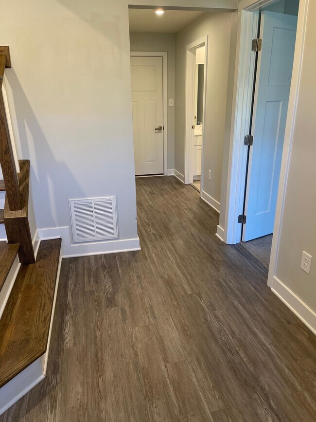 Building Photo - 14253 Martinet Xing