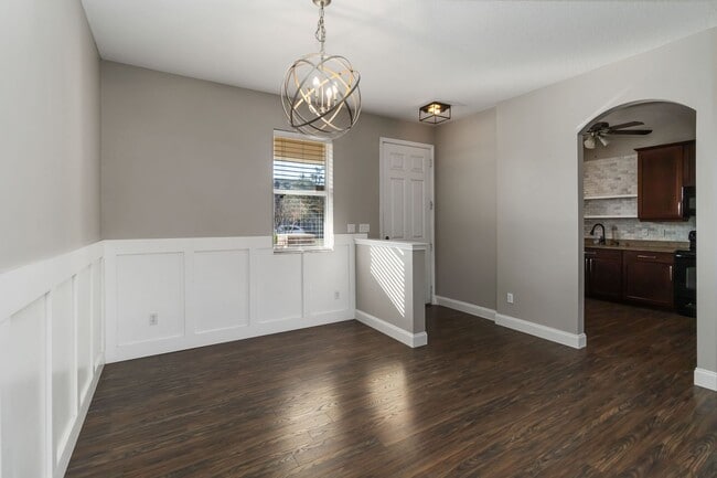 Foto del edificio - Beautiful Townhome with Private Courtyard & 2-Car Garage Near Lake Nona