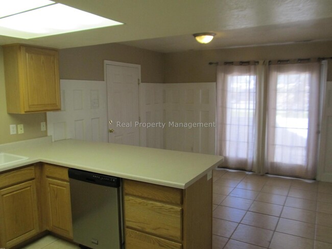 Foto del edificio - 2 br with bonus room!  beautiful townhouse...