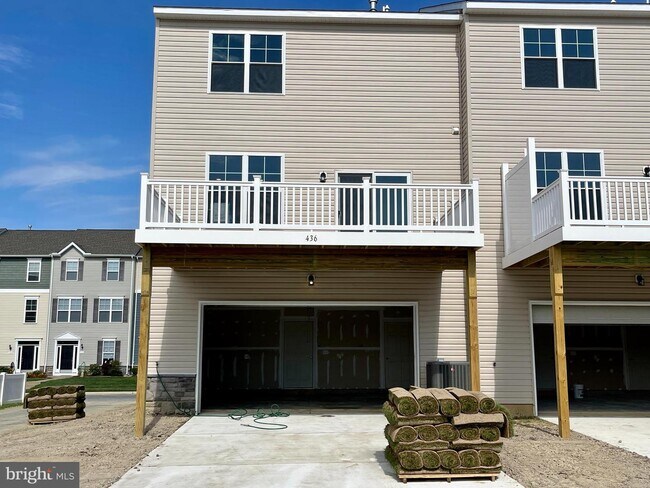 Foto del edificio - 436 Ellendale Blvd