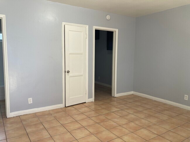Building Photo - 6914 Malabar St
