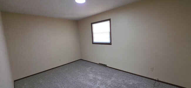 Foto del edificio - 2 Bedroom House close to Hospitals!  $895