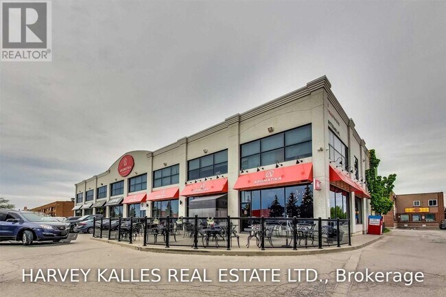 Photo du bâtiment - 898 Portage Pkwy