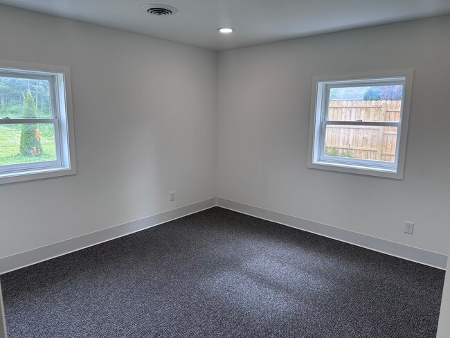 Foto del edificio - 6714 W Mequon Rd