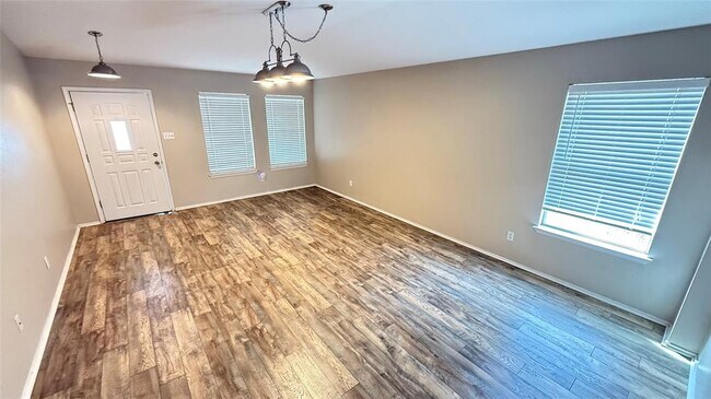 Building Photo - 317 McCarthur Dr