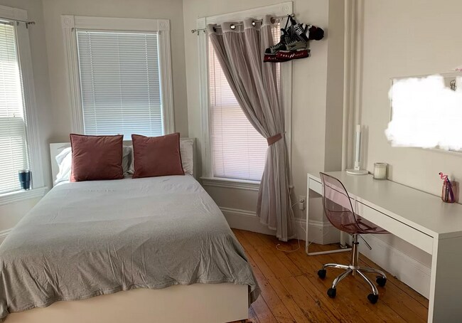 Foto del edificio - 153 Beacon St