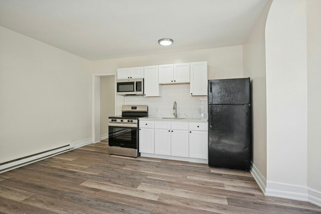 Photo - 109 W Queen Ln Apartment