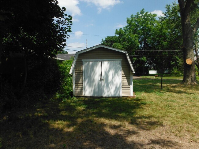 Building Photo - 1364 Stark Ave SW