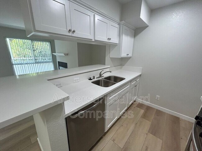 Foto del edificio - 8603 Fenwick St