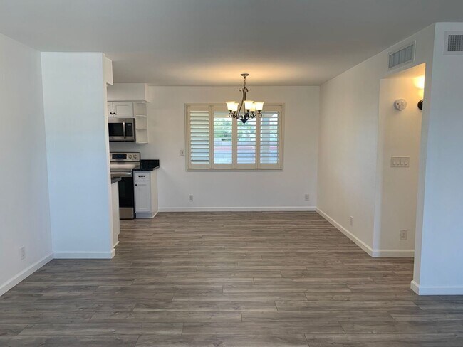 Foto del edificio - Beautifully Updated  2 Bed - 2 Bath Home in 55 Plus Community in Sunland Village - Mesa, AZ