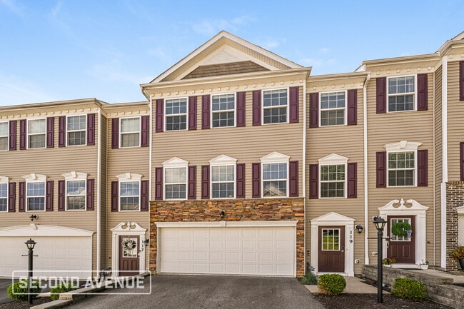 Building Photo - 119 Holly Hill Dr