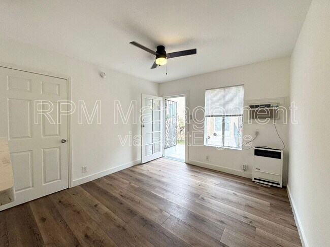 Foto del edificio - 1288 S Plymouth Blvd